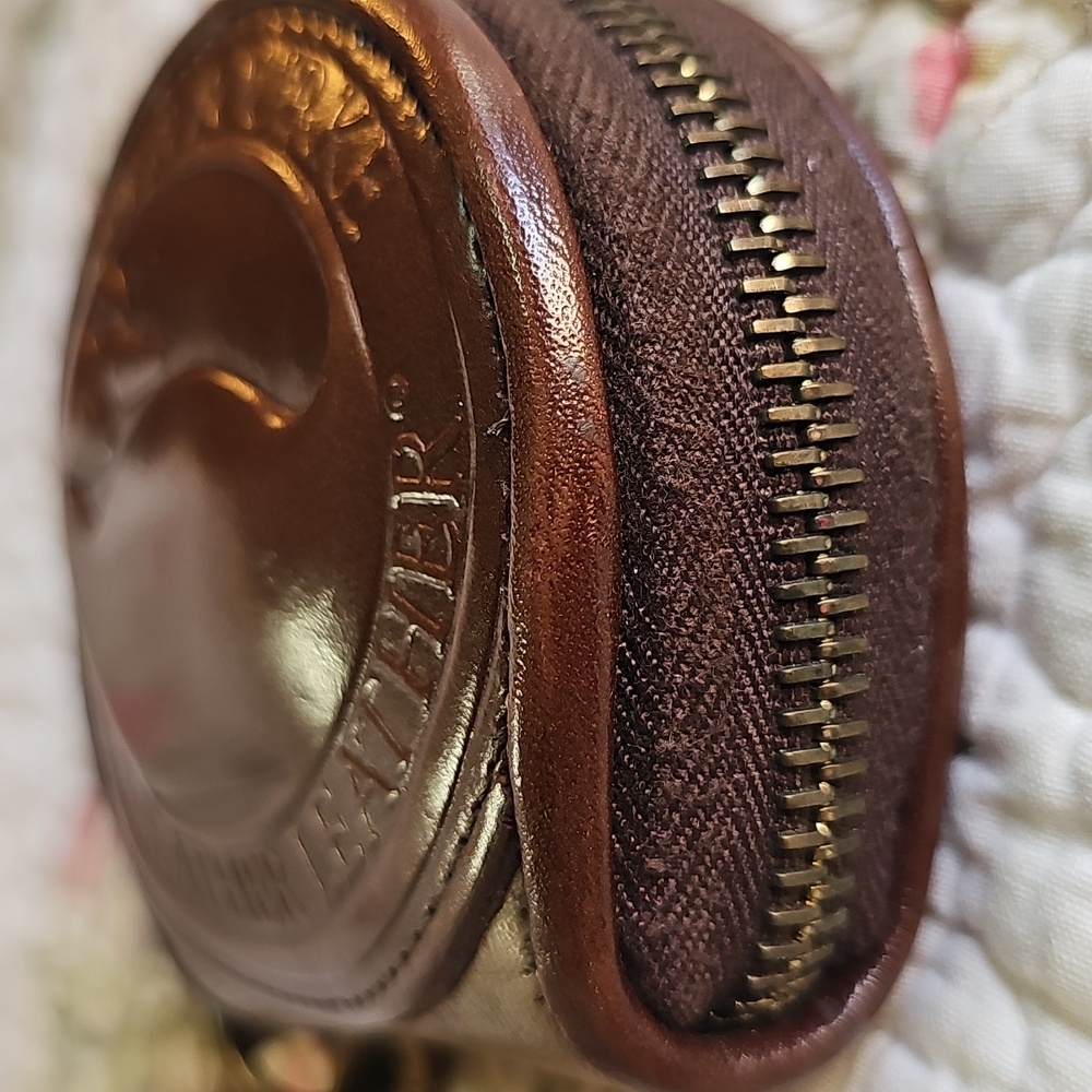 Vintage Dooney & Bourke AWL Taupe & Burnt Cedar Duck Coin Purse - Picture 2 of 16